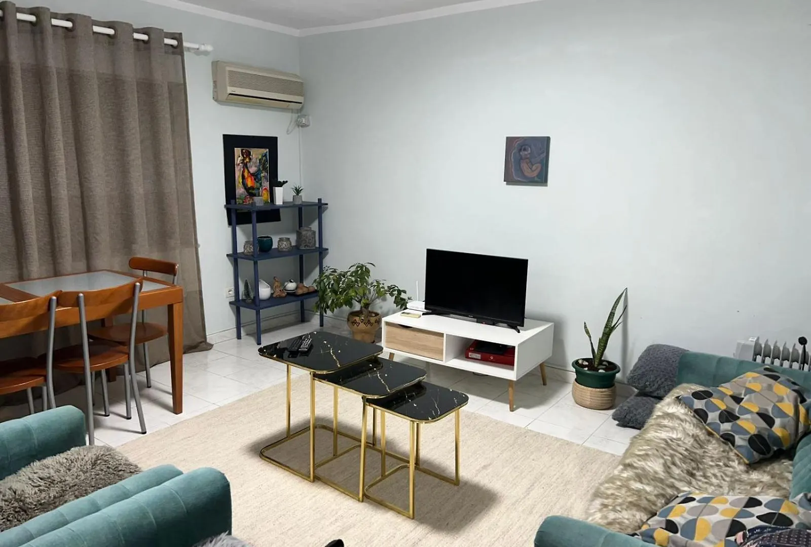 Kevin'S 3 Bedroom Apartment Tirana